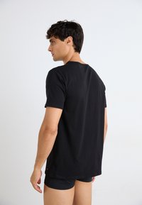 Thumbnail Image 4