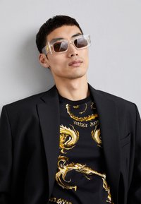 Versace Jeans Couture CHROMO - Tričko s potlačou - black/gold