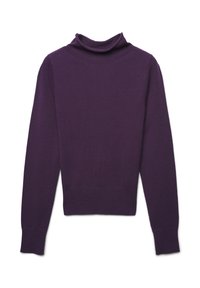 Langärmliger lila Rollkragensweater mit gerippten Bündchen und Saum, flach auf einem weißen Hintergrund präsentiert.