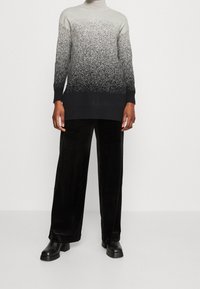 Marks & Spencer Sweter