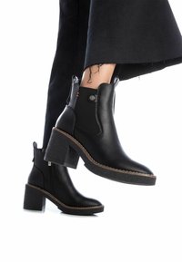 Refresh Botines con plataforma - black