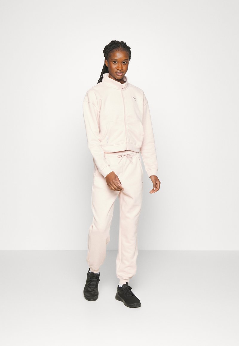 Puma TRAIN FAVORITES TRACKSUIT Tracksuit rose quartz/light pink
