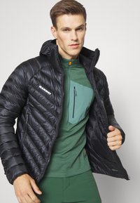 Mammut BROAD PEAK - Dunjacka - black