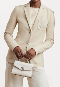 Δεν επιλέχθηκε, soft white