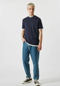 Minimum AARHUS - T-shirts basic - navy blazer