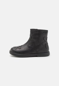 Seleccionado, black