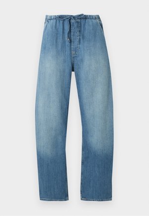 Hellblaue Jeans mit elastischem Bund und Kordelzug, geraden Beinen und verblasster Schattierung auf den vorderen Oberschenkeln.