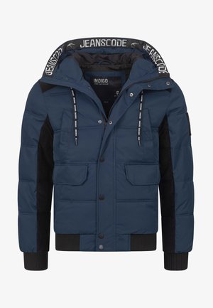 Marineblauwe gewatteerde jas met zwarte zijkanten, voorzien van een rits- en knoopsluiting, twee voorzakken en een kraag met het merk "JEANSCODE".