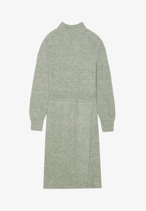 Abito lavorato a maglia verde con collo alto, maniche lunghe e spacco laterale. Tessuto morbido e vita aderente, che mette in mostra un design minimalista.