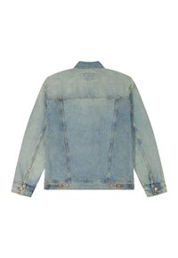 Ανοιχτό μπλε τζιν μπουφάν, εμφανίζεται από πίσω, με μακριά μανίκια, μανσέτες με κουμπιά και μεταλλικές λεπτομέρειες κουμπιών στο τελείωμα.