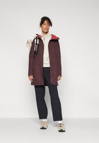 Vaude WOMEN'S TINSHAN COAT III - Jakna od flisa - dark oak