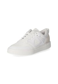 White athletic sneakers made of synthetic leather with a textured finish. Features a low-top design, round toe, and lace-up closure.