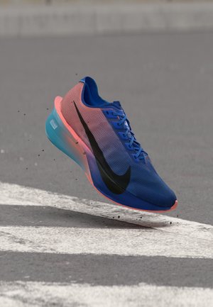 Nike Performance, ZOOMX VAPORFLY NEXT 4 FK UNISEX - Hardloopschoenen voor op de weg - racer blue/white/blue lightning/atomic pink/indigo burst/volt tint