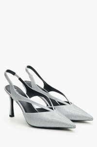 Zilveren schoenriem-hoge hakken met een puntige neus, versierd met rhinestones, met kruislings banden en een stilettohak.
