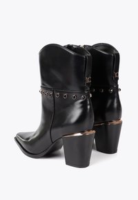 LOLA CASADEMUNT - Botki kowbojki i motocyklowe