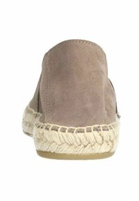 Espadrilles in suede marrone chiaro con suola in juta intrecciata. Forma arrotondata, dettagli minimi e texture liscia lungo la parte posteriore.