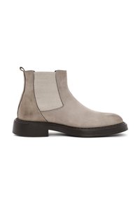 Botines de ante gris con paneles laterales elásticos, punta redondeada y un pequeño tacón. Presentan una suela de goma negra contrastante y detalles de costura.