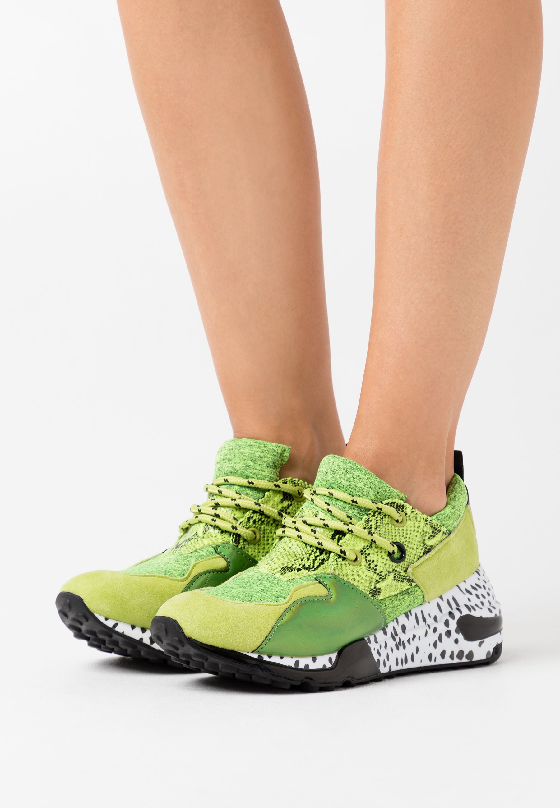 steve madden lime green sneakers