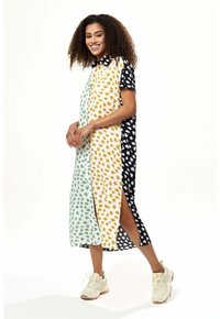 Liquorish ANIMAL PRINT WITH COLLAR - Shirt dress - multi coloured