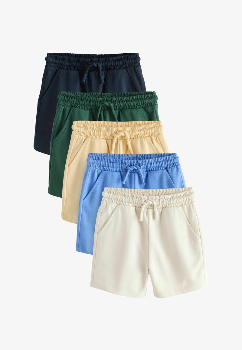 Fünf Shorts in verschiedenen Farben: Dunkelblau, Grün, Gelb, Hellblau und Creme. Jede hat einen elastischen Bund und Vordertaschen.