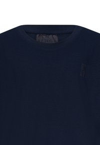 T-shirt blu navy con scollo tondo, tessuto morbido e logo "RETOUR" stampato in modo discreto sul davanti. Design semplice e classico.