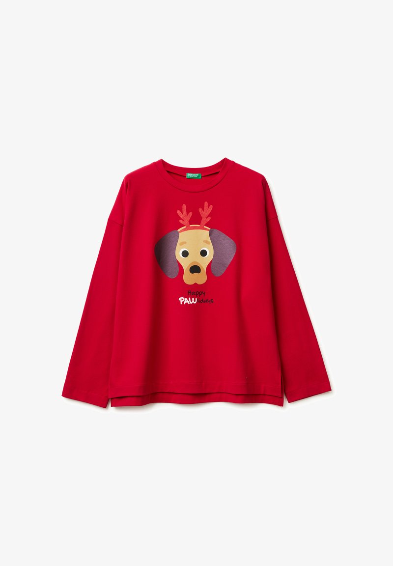 Rotes Langarmshirt mit großem Hundegesicht und Geweih sowie dem weißen Text "Happy PAWlidays". Weiches Baumwollmaterial.