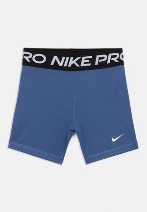 Blaue Sportshorts mit einem schwarzen elastischen Bund, auf dem "NIKE PRO" in Weiß steht. Auf dem Bein befindet sich ein kleines weißes Nike-Logo.