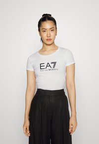 EA7 Emporio Armani Triko s potiskem - white/black