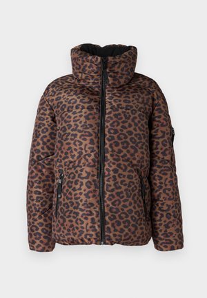 Bruine en zwarte luipaardprint pufferjack met hoge kraag, voorkant met rits, zijzakken met rits en een ritszak op de linker mouw.