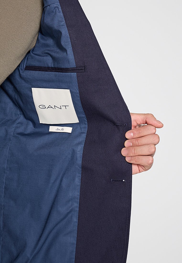 SLIM FIT
