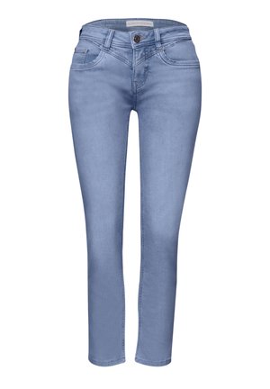 Jean slim pour femme de couleur bleu clair avec poches avant, passants pour ceinture et fermeture à bouton, présenté en position debout sur un fond blanc.