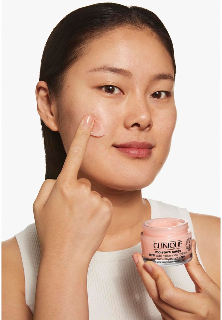 Clinique MOISTURE SURGE 100H AUTO REPLENISHING HYDRATOR WITH ALOE VERA BI - Face cream - Zalando