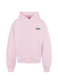 Hoodie rose clair avec une poche avant, des poignets et un ourlet côtelés. Il présente un petit design de logo vert sur la zone gauche de la poitrine.