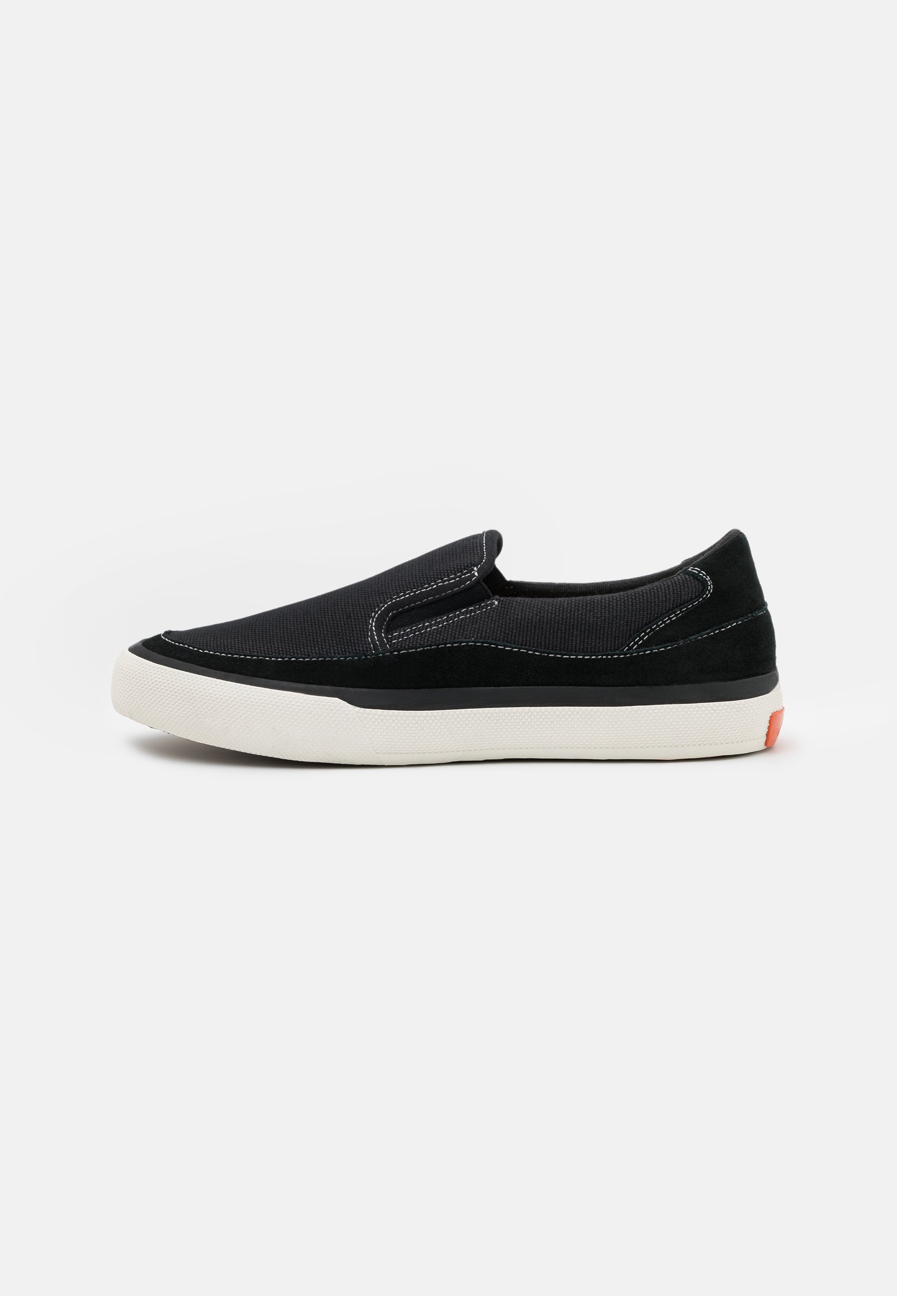 black clarks trainers