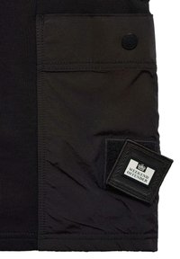 Weekend Offender CHIYODA PARACHUTE POCKET - Pantaloni sportivi - black