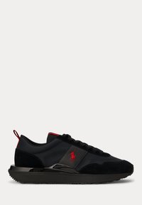 Valitud, triple black/red