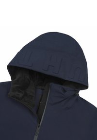 Marineblauwe jas met een zachte voering van bont in de capuchon, voorzien van reliëfletters op de capuchon, een ritssluiting en een slank, gestroomlijnd ontwerp.