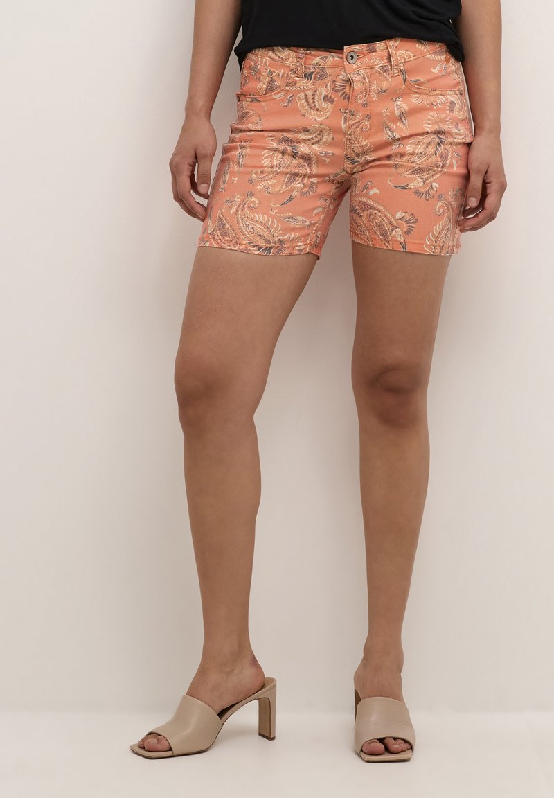 Cream KAIZA COCO FIT Jeans Shorts exotic orange paisley/orange Zalando.de