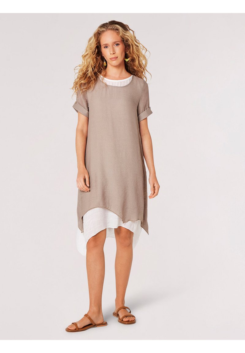 Apricot APRICOT SHIMMER TURN UP SLEEVE DRESS - Φόρεμα ημέρας - brown