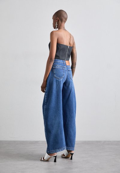 A.W.A.K.E. MODE RECYCLED ROUNDED - Jeans Relaxed Fit - blue