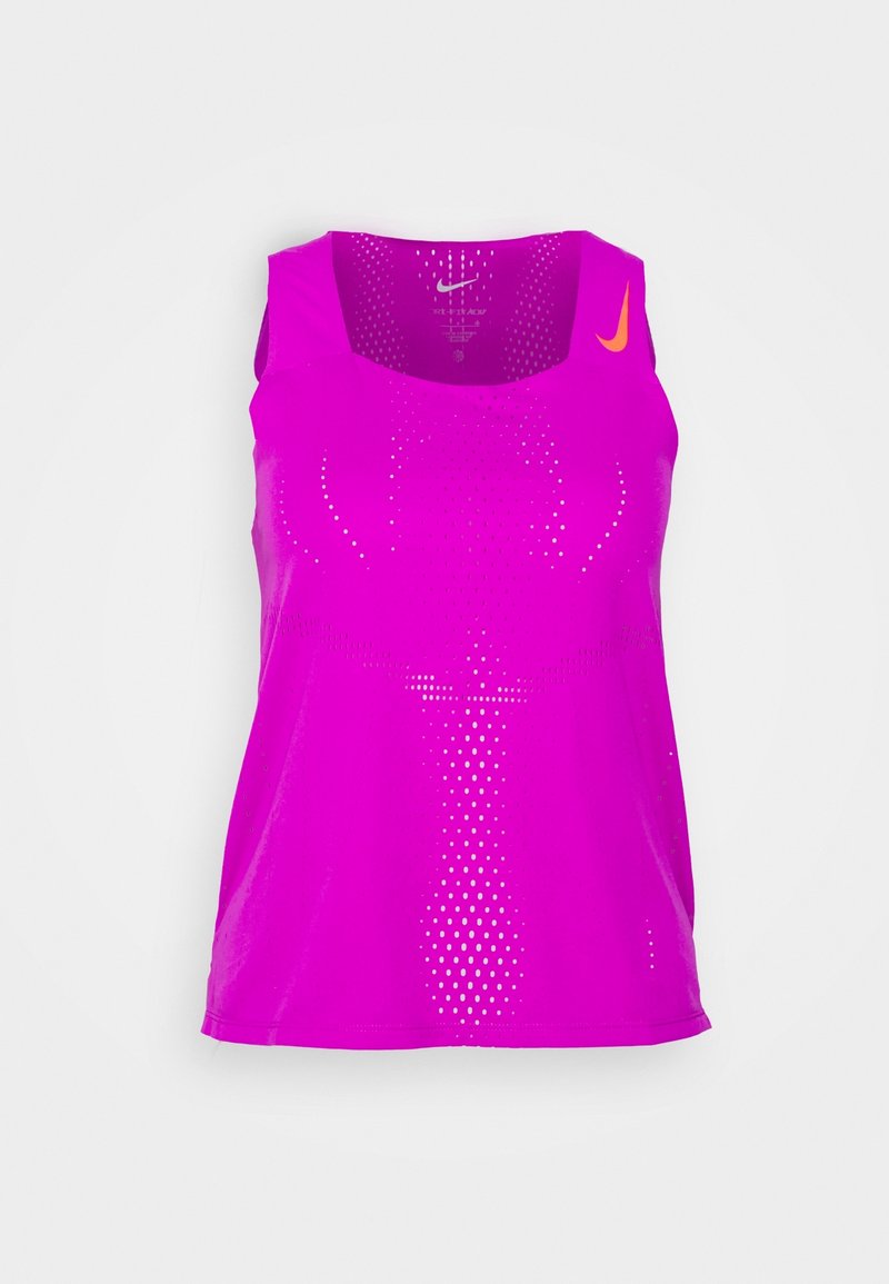 Top sportivo rosa con scollatura quadrata, tessuto in mesh traspirante e piccole perforazioni per la ventilazione. Presenta un logo Nike arancione.