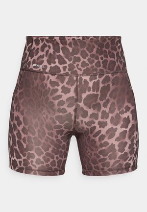 High-waisted korte trainingsshorts in een luipaardprint met tinten bruin en zwart, gemaakt van vochtabsorberend DryCell-materiaal.
