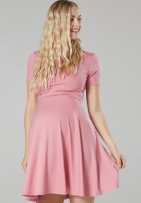 Chelsea Clark Freizeitkleid - pink