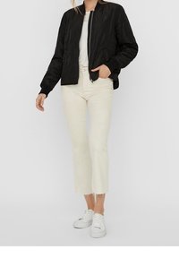 Vero Moda Bomberjacka - black