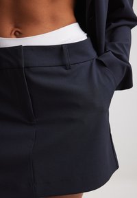 NA-KD Minijupe - navy