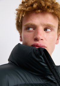 Converse POCKET PUFFER JACKET - Zimska jakna - black