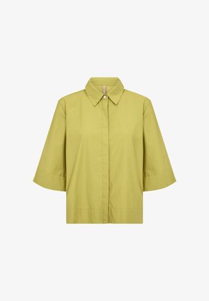 Camicia giallo-verde a maniche corte con bottoni, maniche larghe e colletto appuntito, mostrata su sfondo bianco.