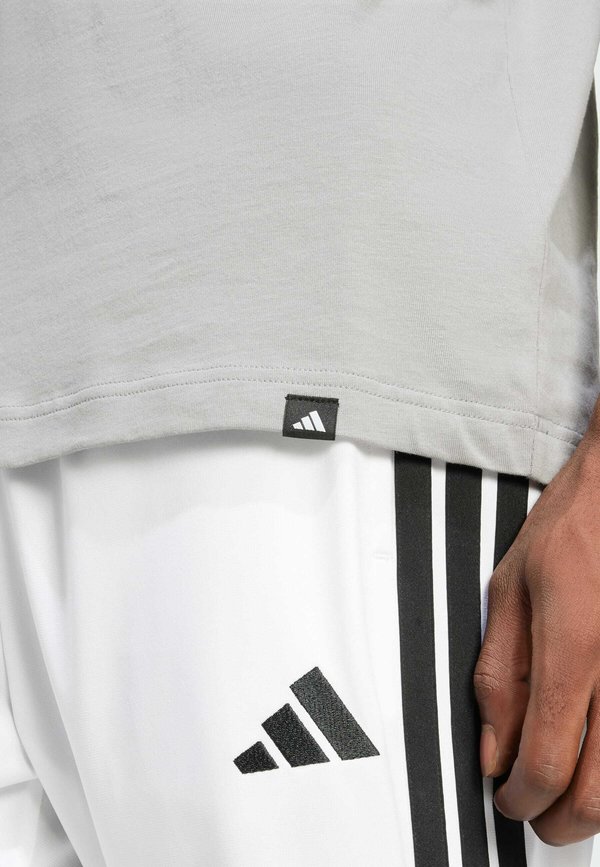 LOUNGE GRAPHIC POCKET - Basic T-shirt4