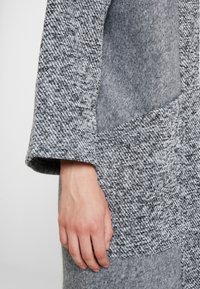 VILA Tunn jacka - mottled grey