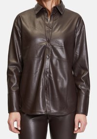 Betty Barclay Jacka i konstläder - brown
